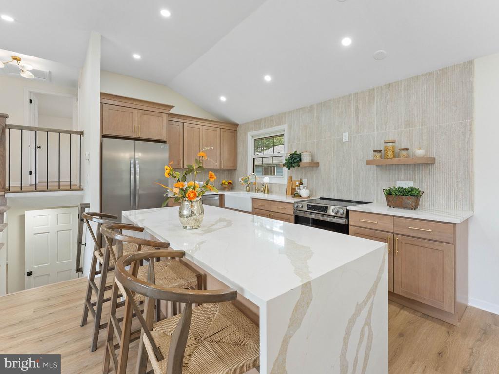 1106 YORK ROAD