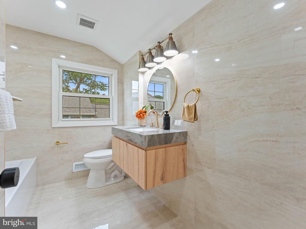 1106 YORK ROAD