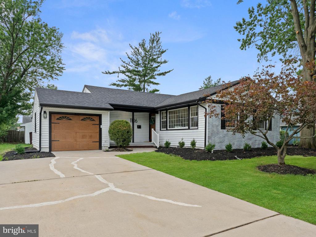 1106 YORK ROAD