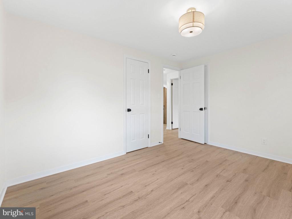1106 YORK ROAD