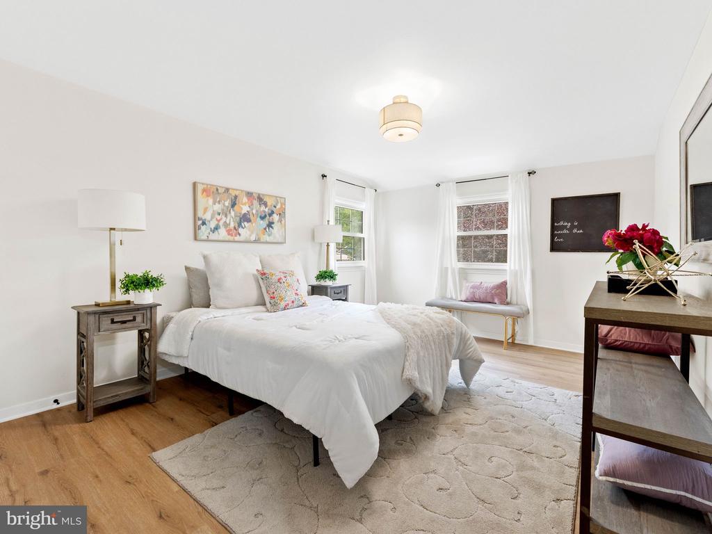 1106 YORK ROAD
