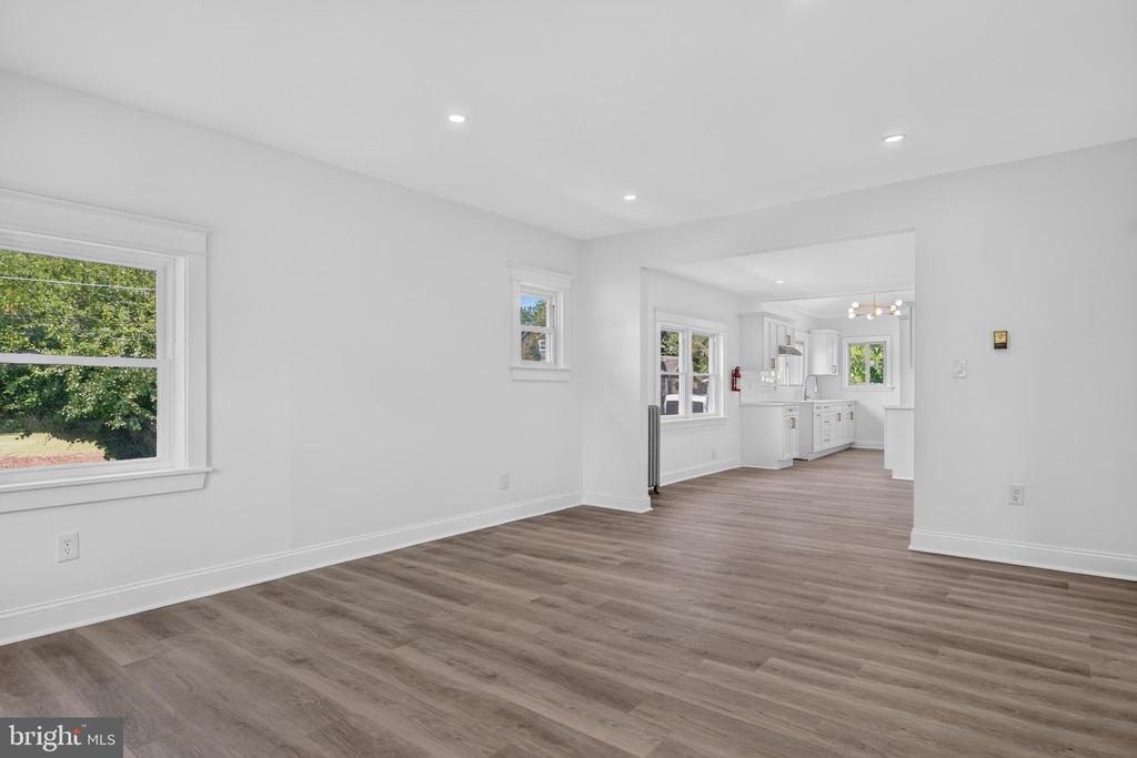319 LAUREL AVENUE