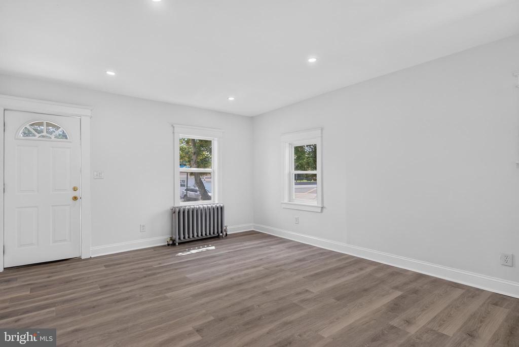 319 LAUREL AVENUE