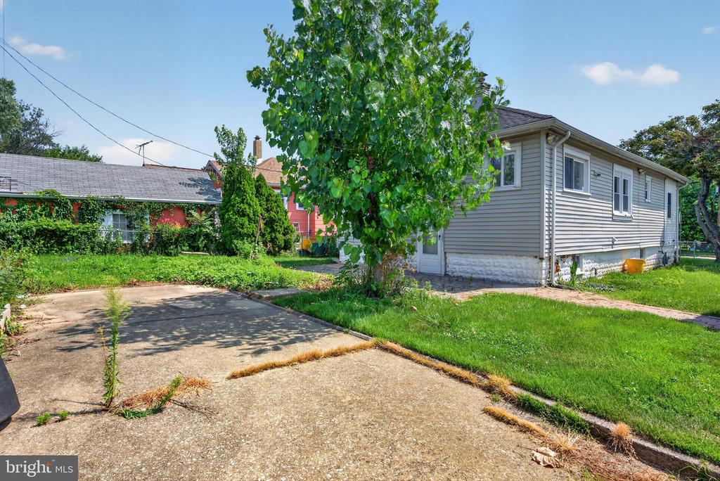 319 LAUREL AVENUE