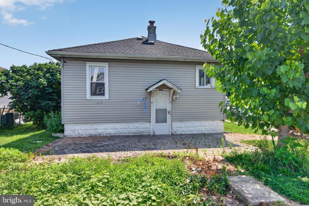 319 LAUREL AVENUE