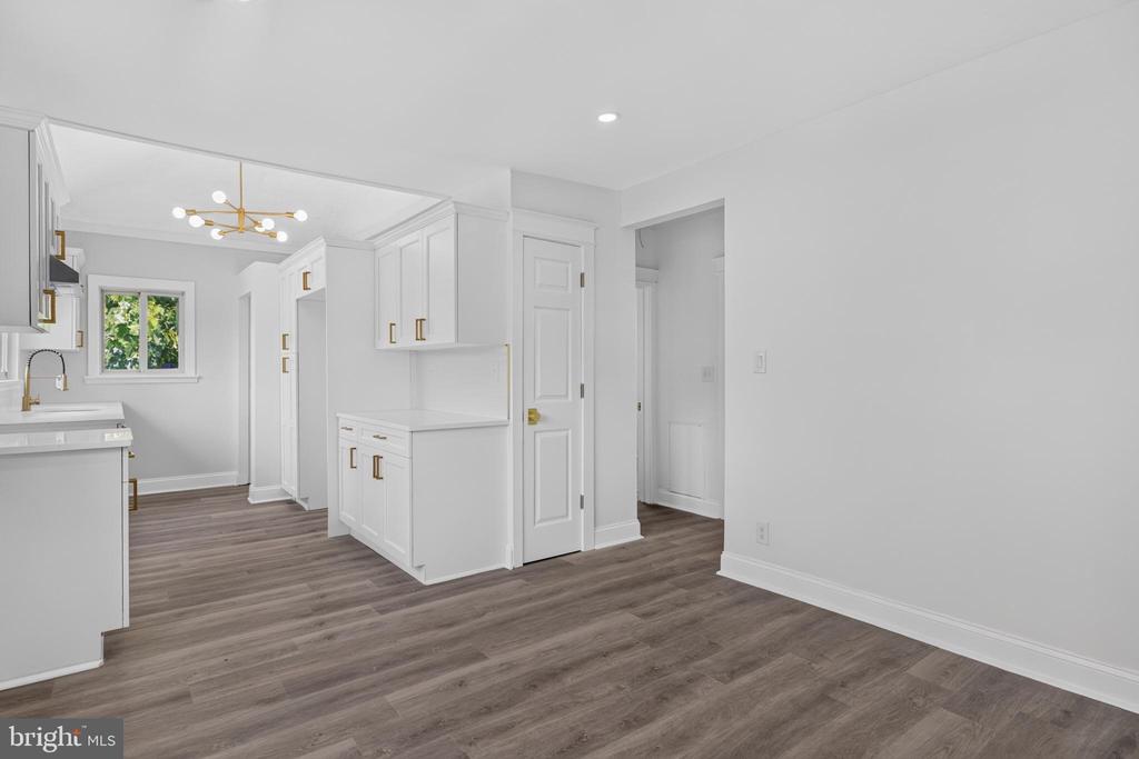 319 LAUREL AVENUE