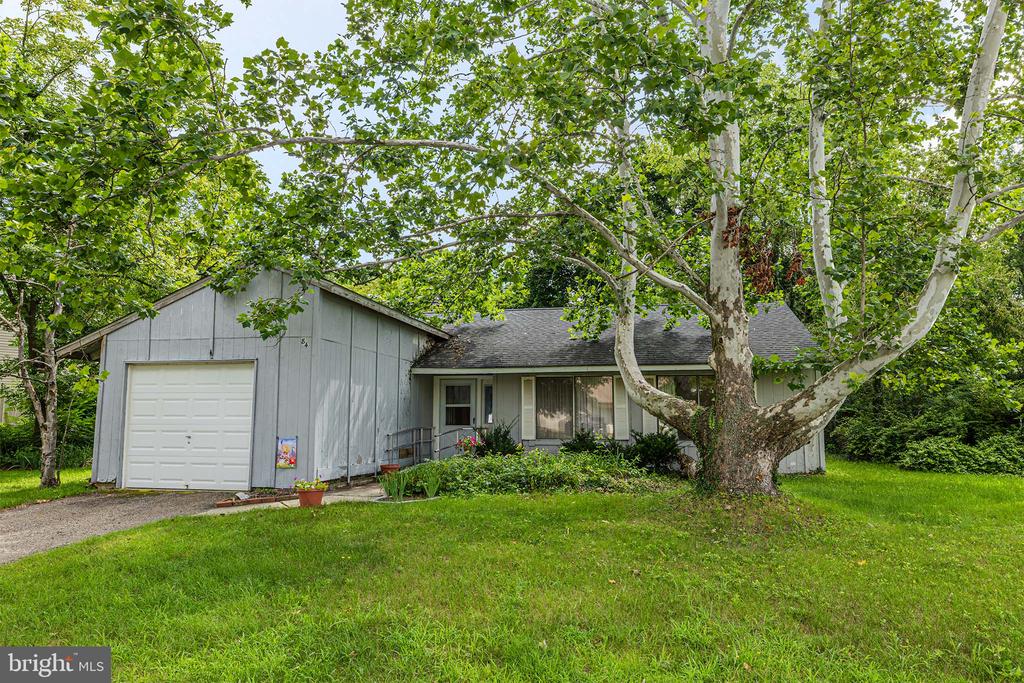 84 EASTMONT LANE