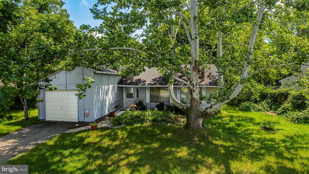 84 EASTMONT LANE