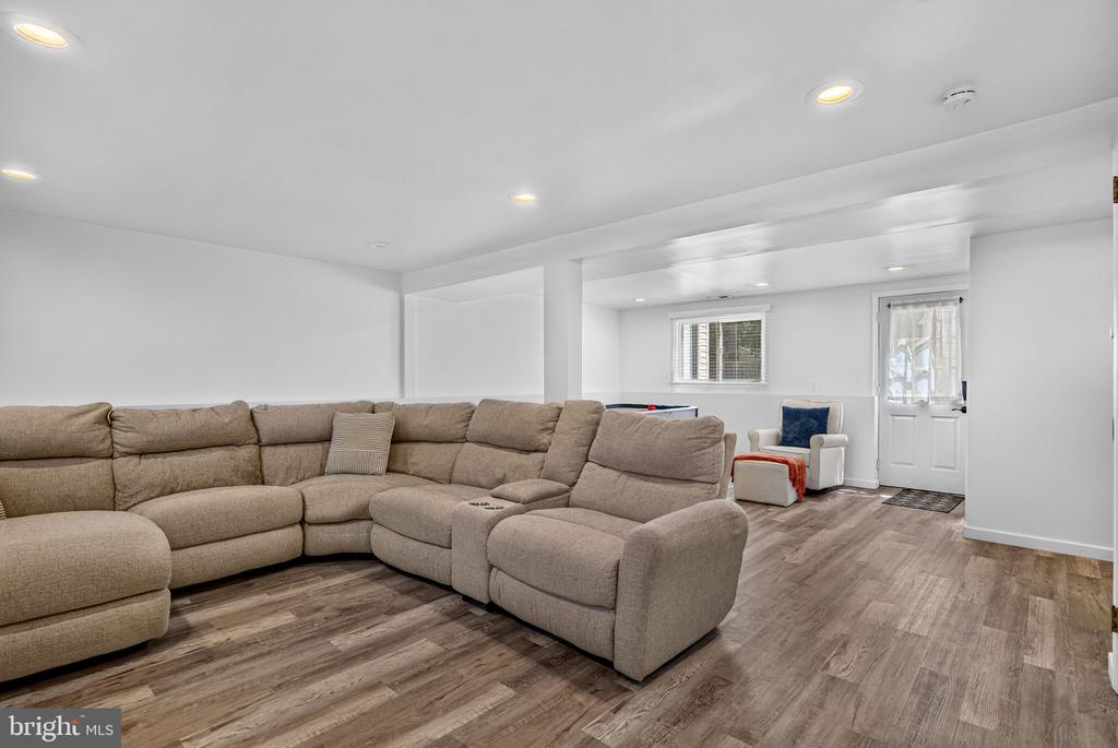 320 THURMAN AVENUE