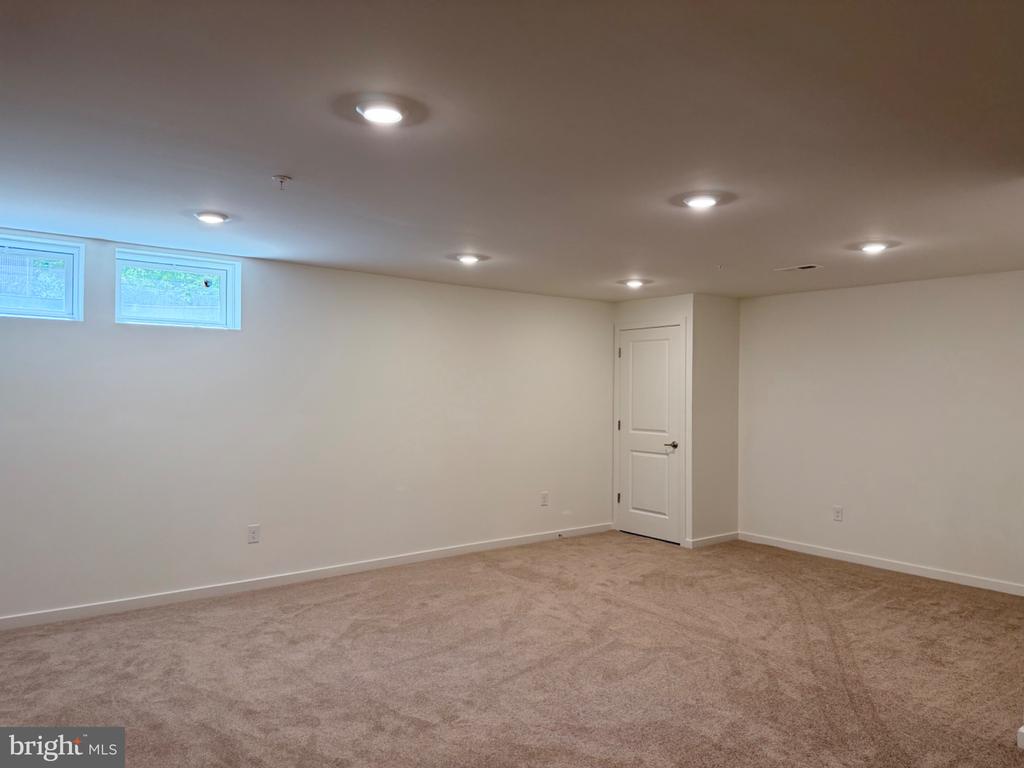 307 HIDDEN DRIVE