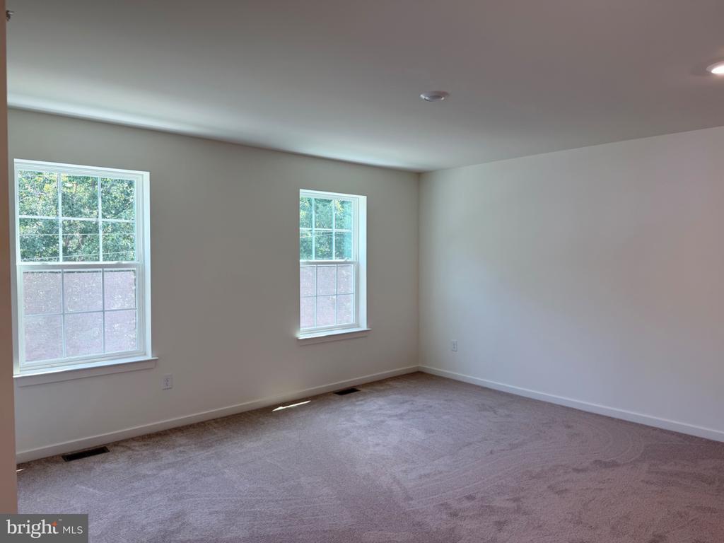 307 HIDDEN DRIVE