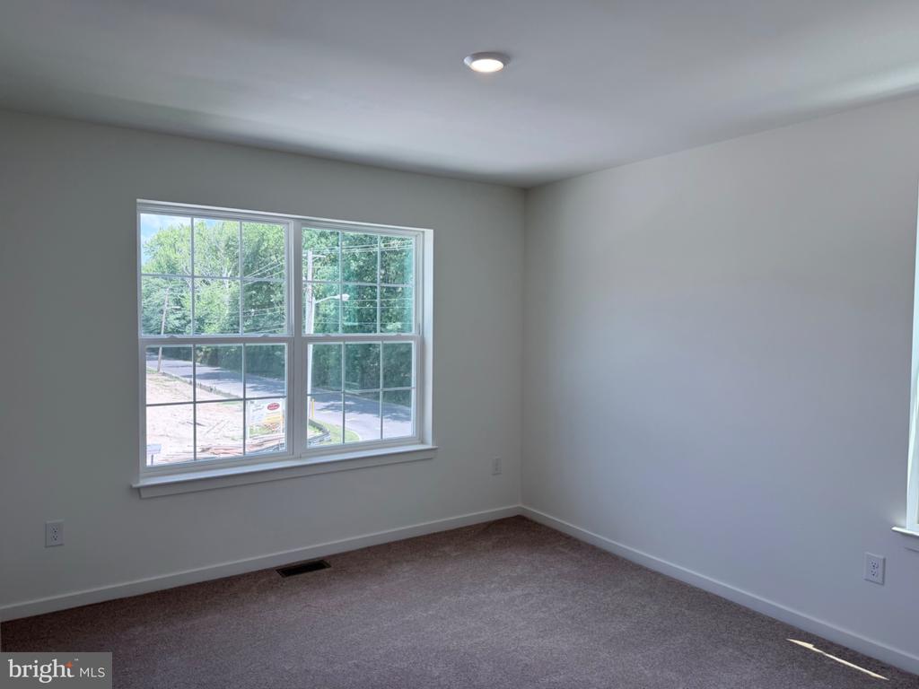 307 HIDDEN DRIVE