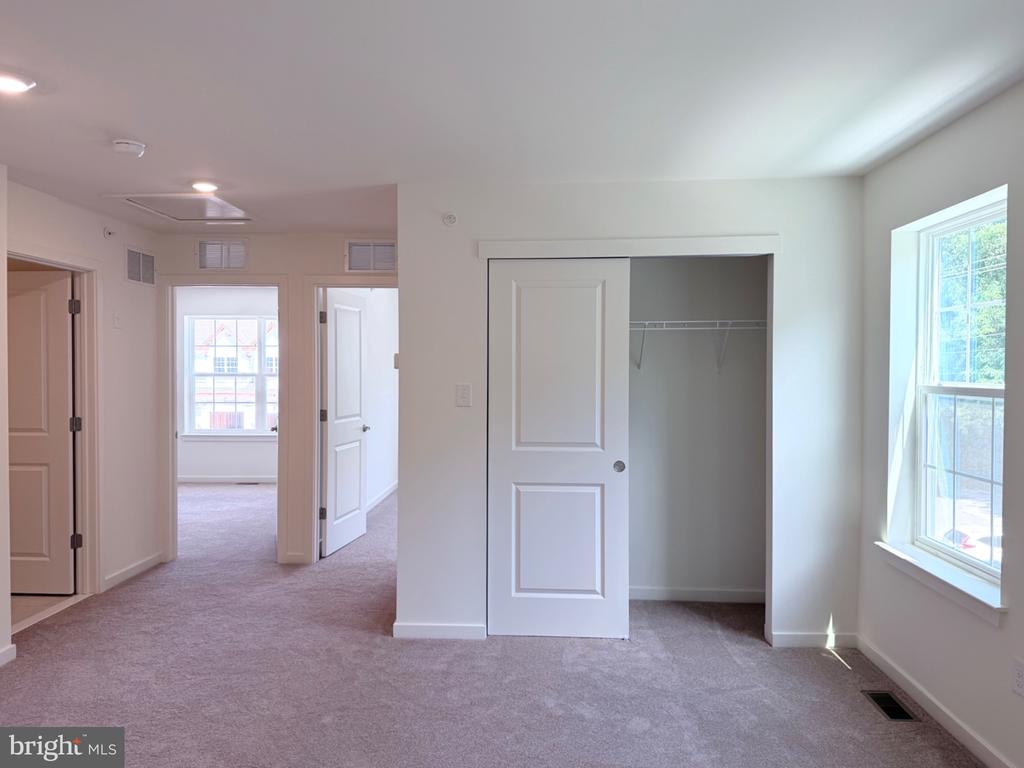 307 HIDDEN DRIVE