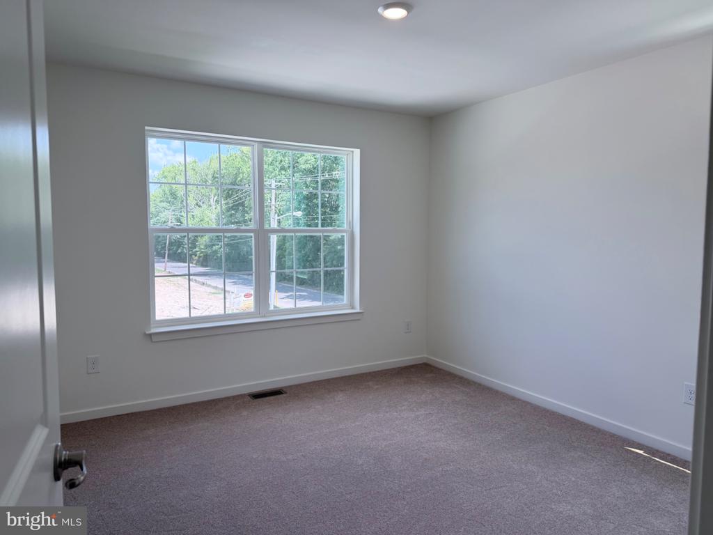 307 HIDDEN DRIVE