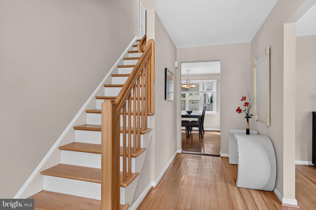 2010 QUEEN ANNE ROAD