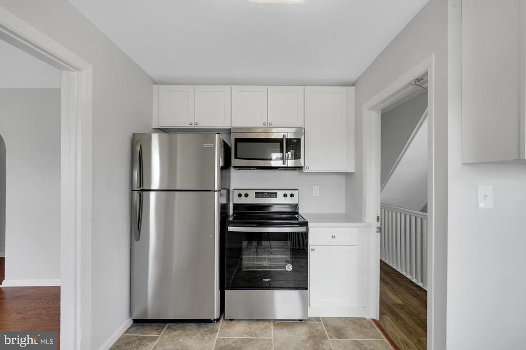 121 E. BROWNING RD. ROAD Unit: 2