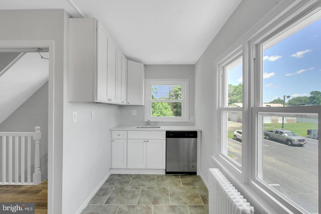 121 E. BROWNING RD. ROAD Unit: 2