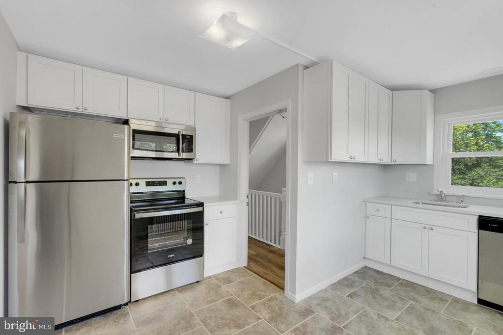 121 E. BROWNING RD. ROAD Unit: 2