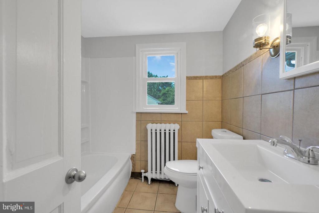 121 E. BROWNING RD. ROAD Unit: 2
