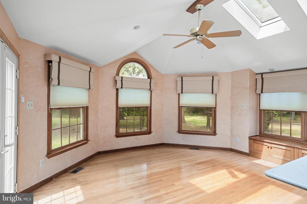 1226 KAY DRIVE W