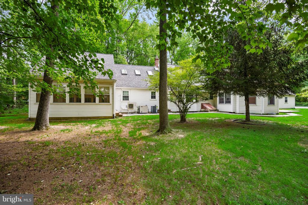 1226 KAY DRIVE W