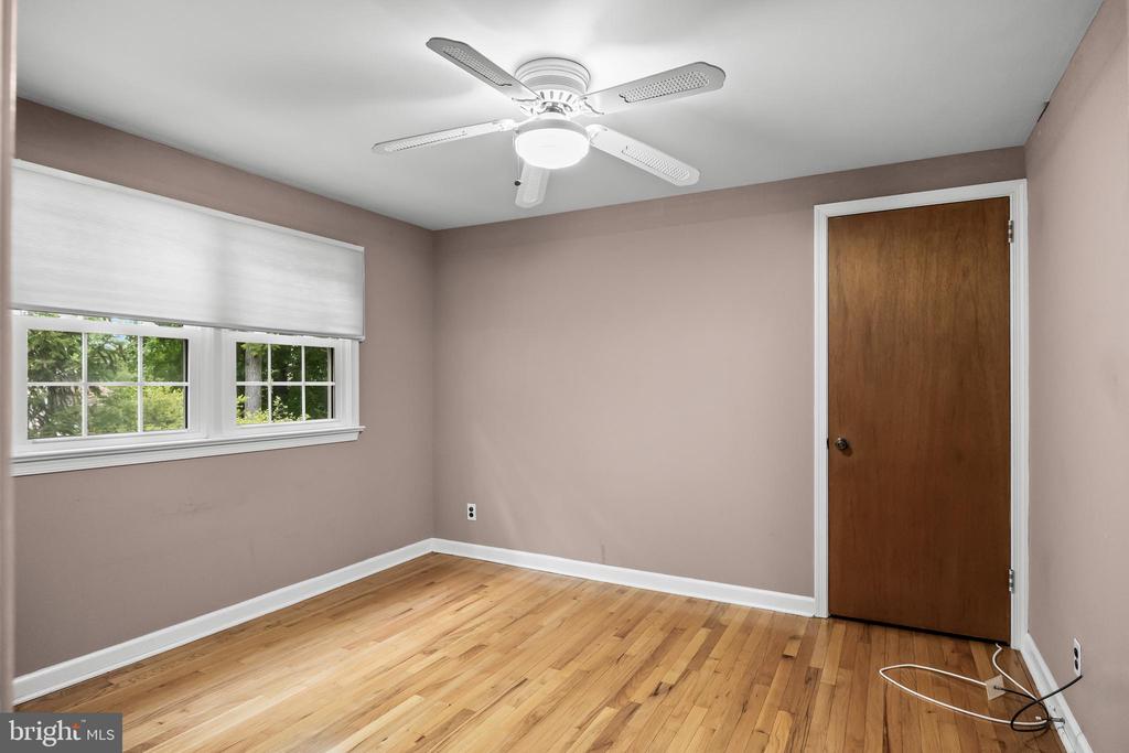 1226 KAY DRIVE W