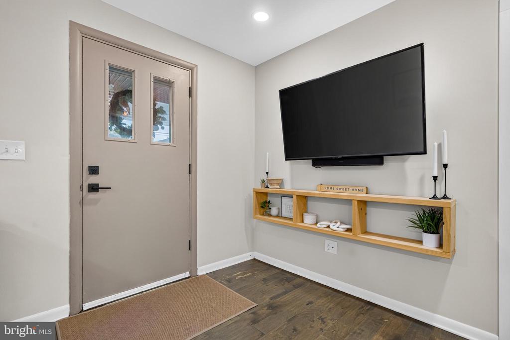 59 E COLLINGSWOOD AVENUE