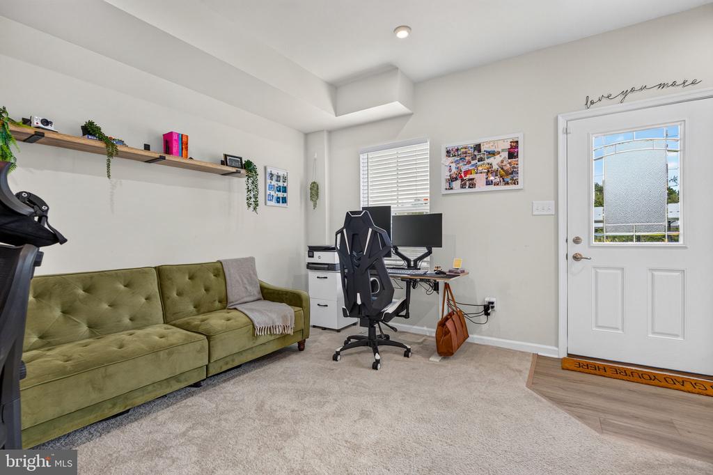 25 SIDNEY LANE
