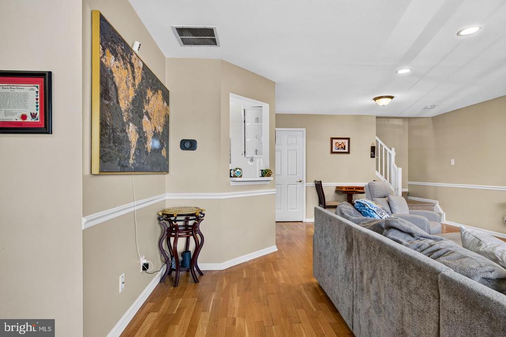 4702 ABERDEEN LANE