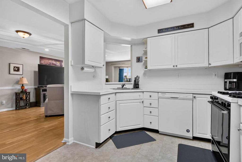 4702 ABERDEEN LANE