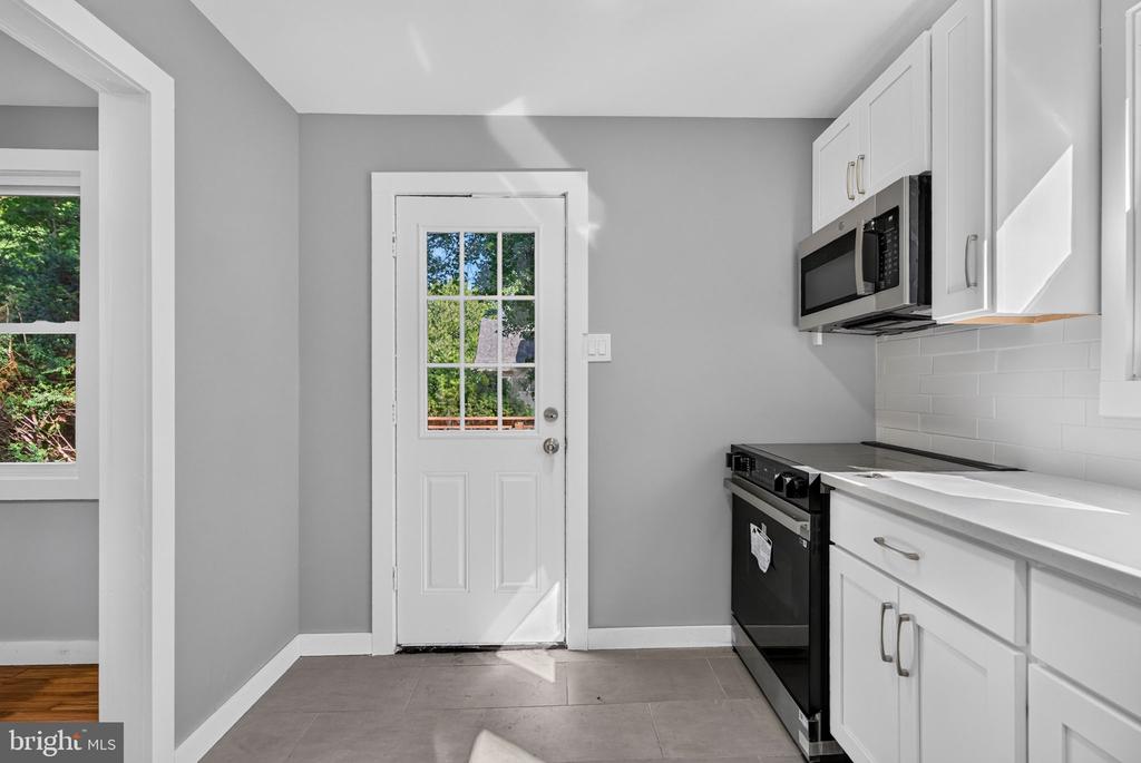 109 WHITE HORSE ROAD E