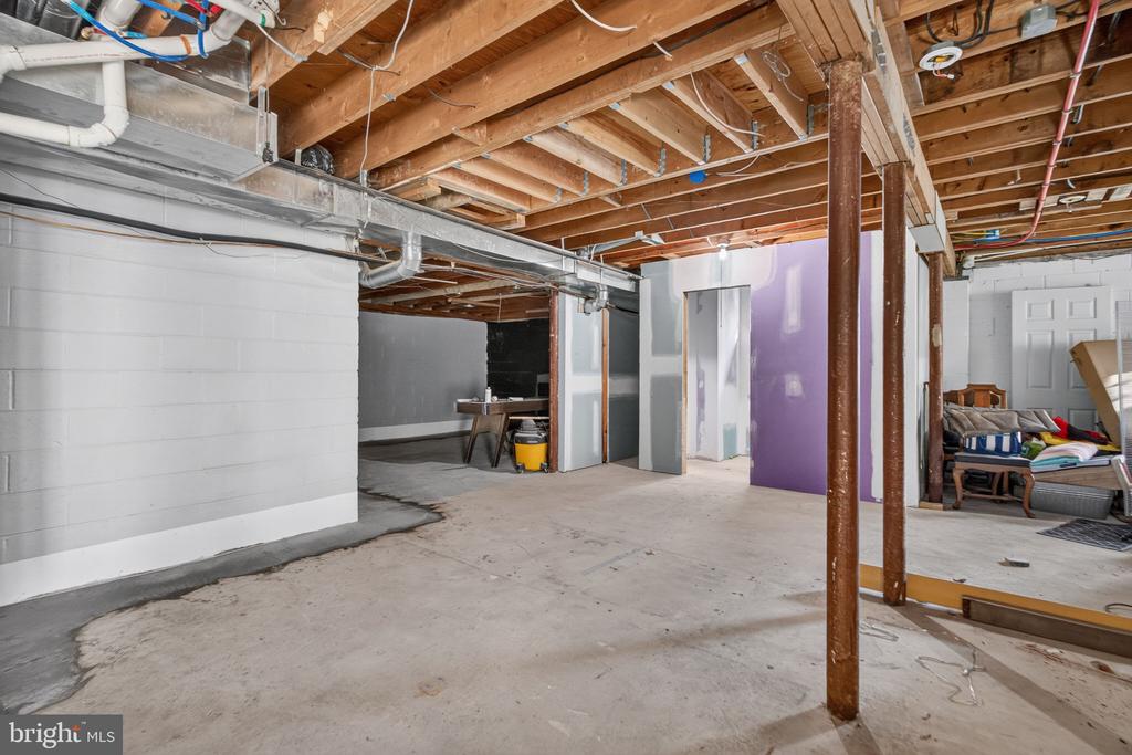 10 CAMDEN AVENUE