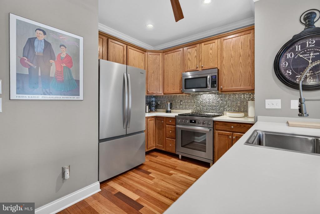 81 GLACIER DRIVE