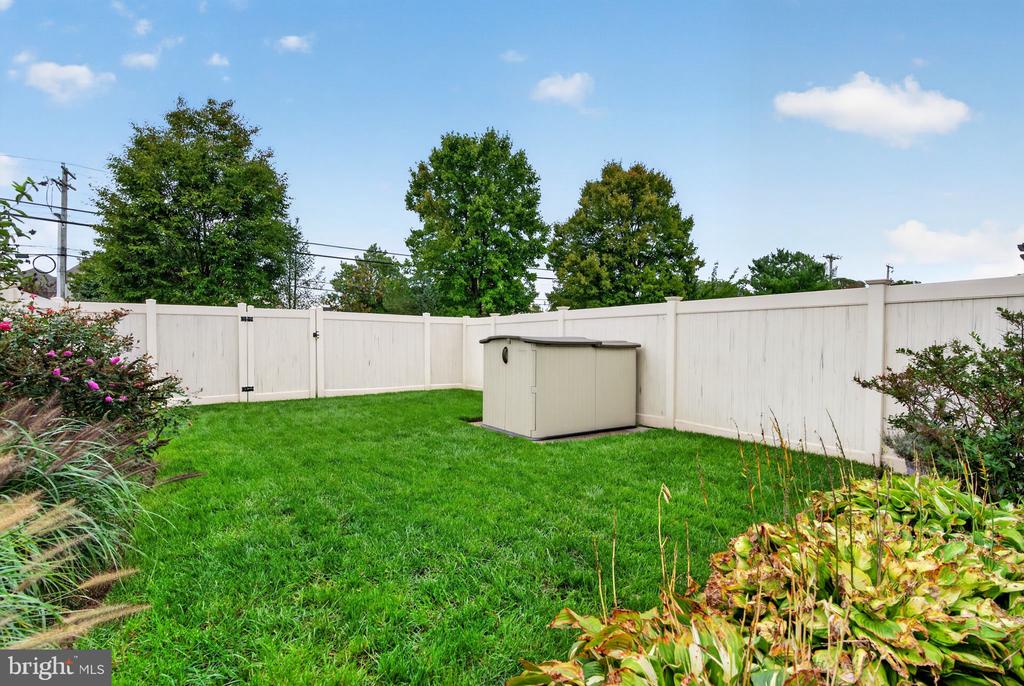 81 GLACIER DRIVE