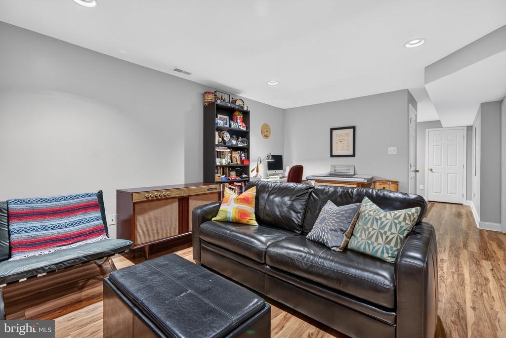 81 GLACIER DRIVE