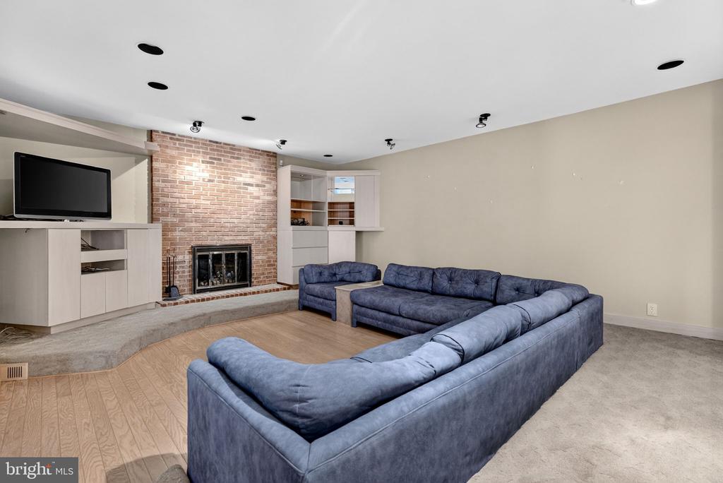 21 TEAK COURT