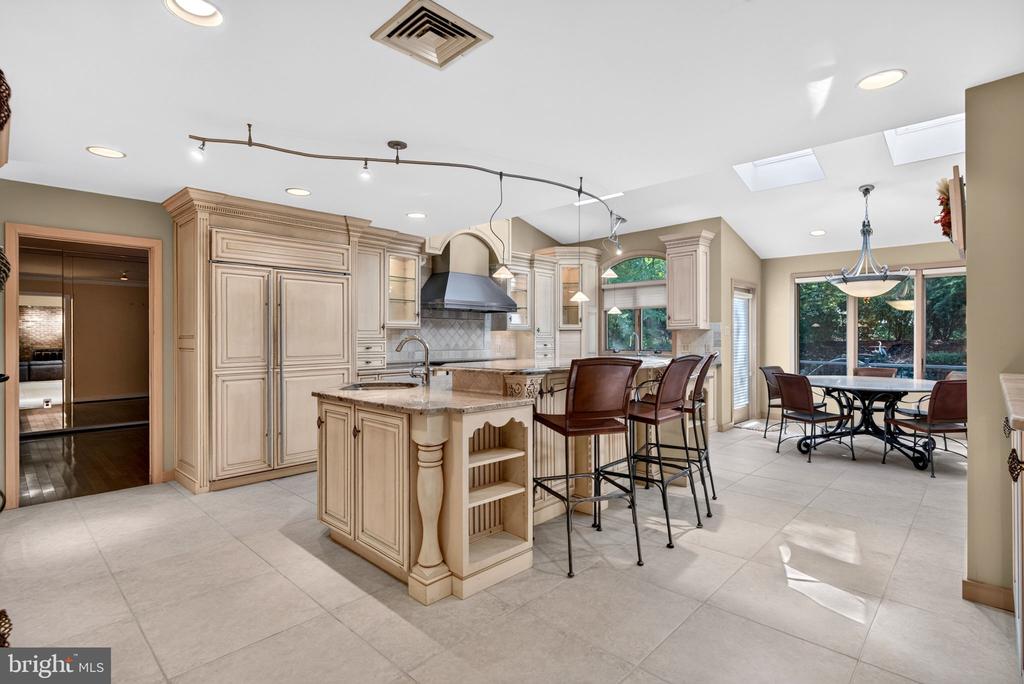 21 TEAK COURT