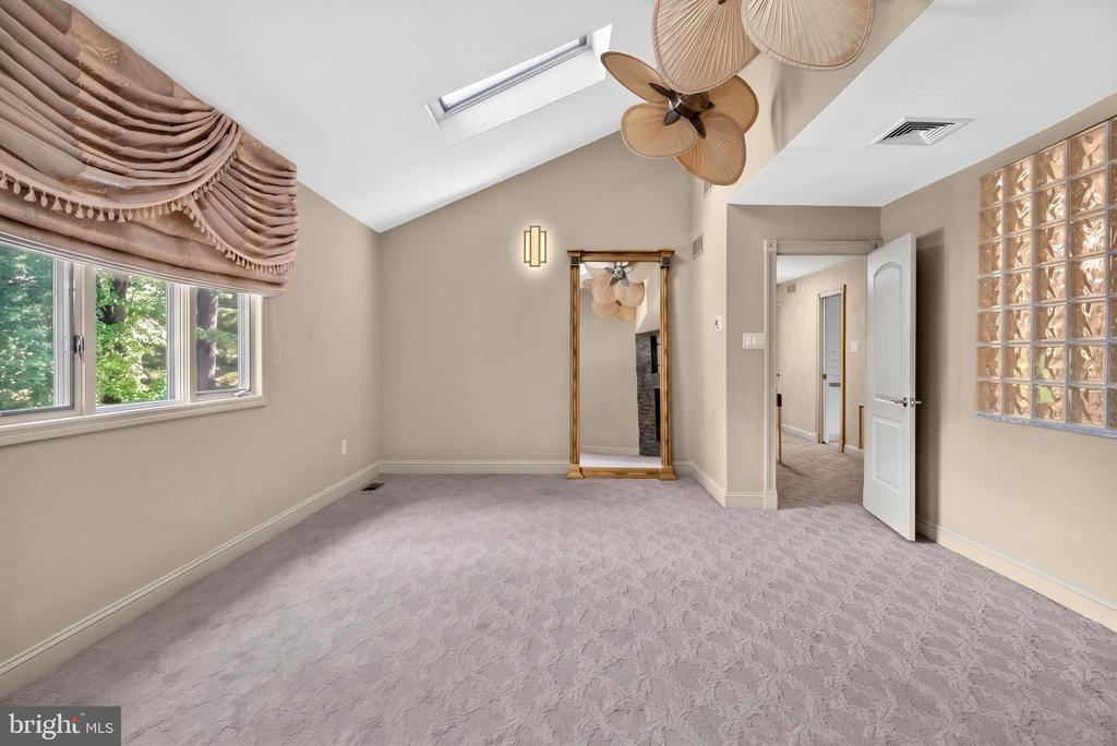 21 TEAK COURT