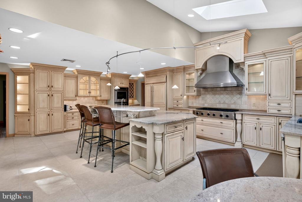 21 TEAK COURT