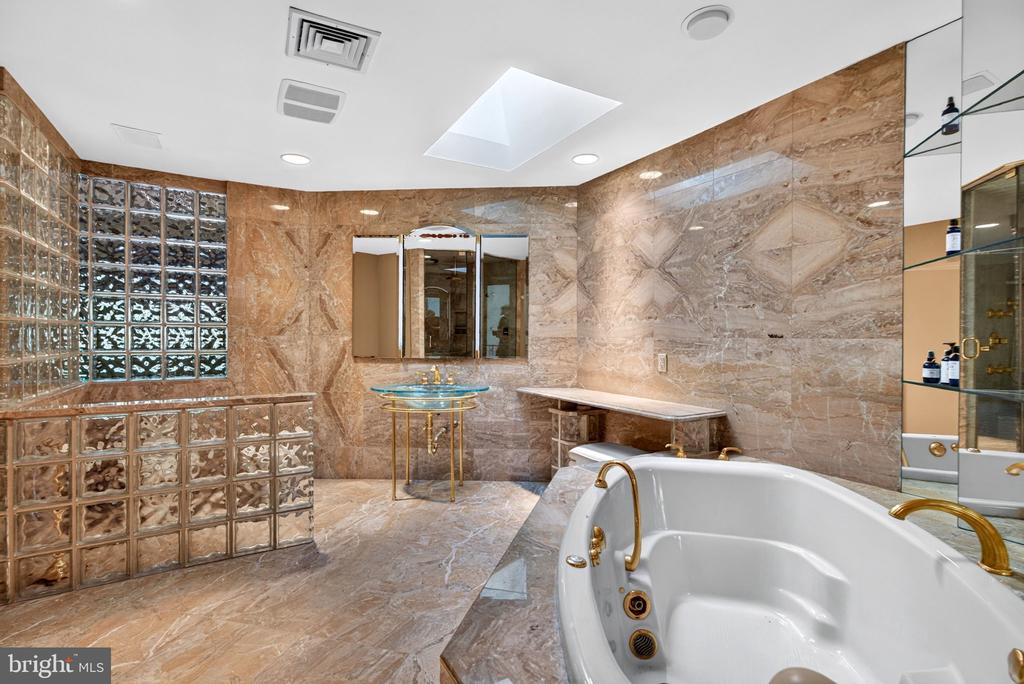 21 TEAK COURT