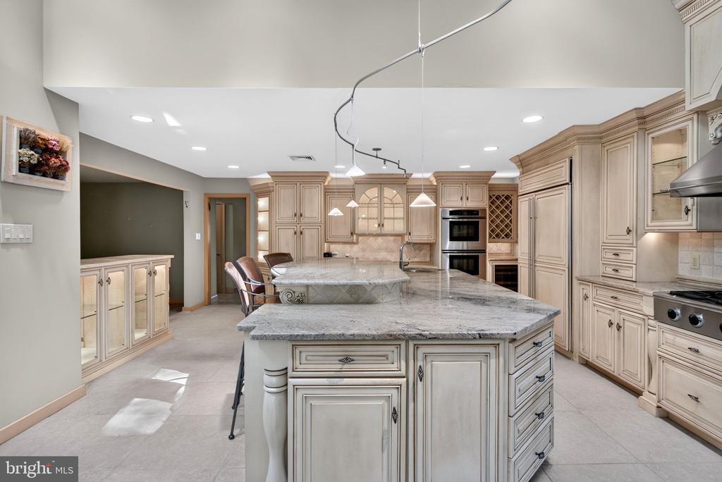 21 TEAK COURT
