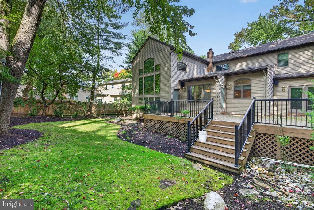 21 TEAK COURT