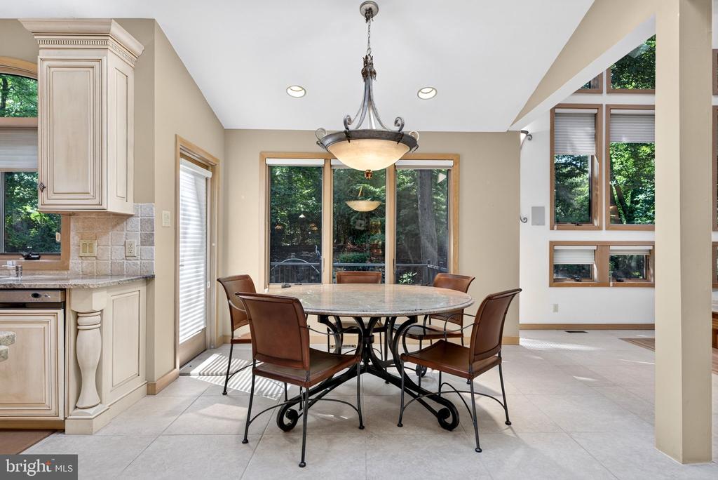 21 TEAK COURT