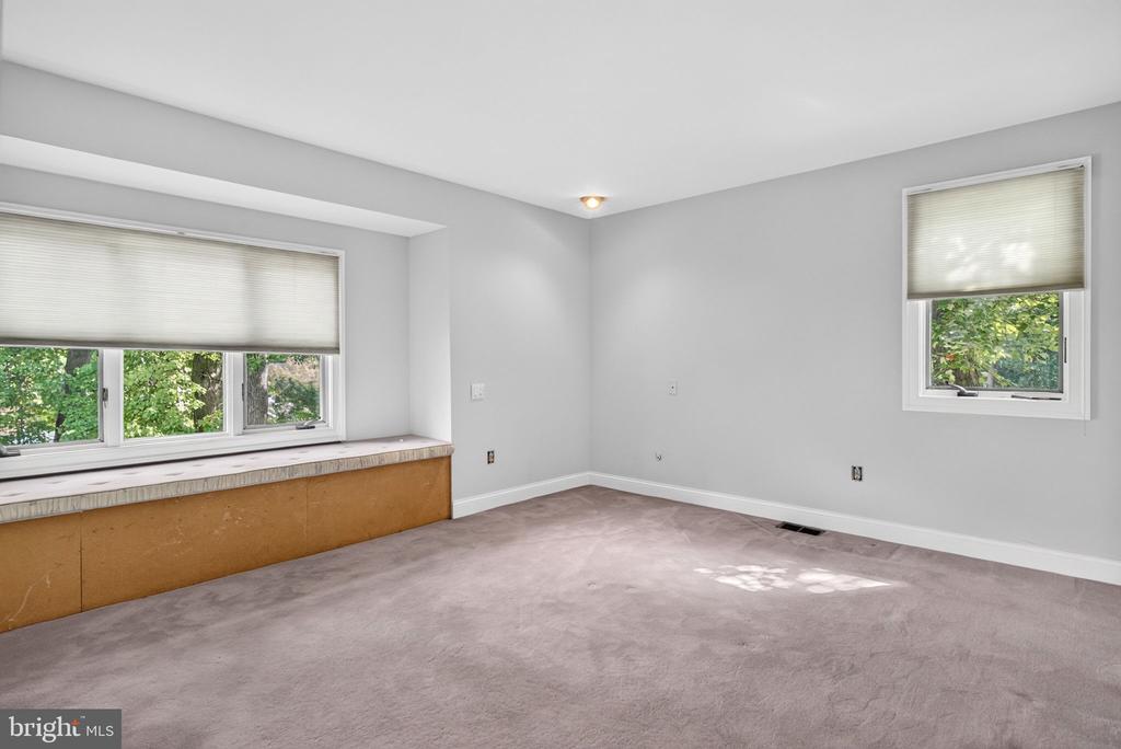 21 TEAK COURT