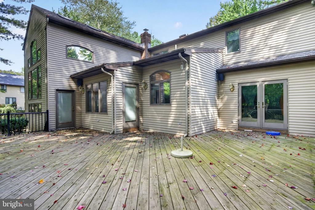 21 TEAK COURT