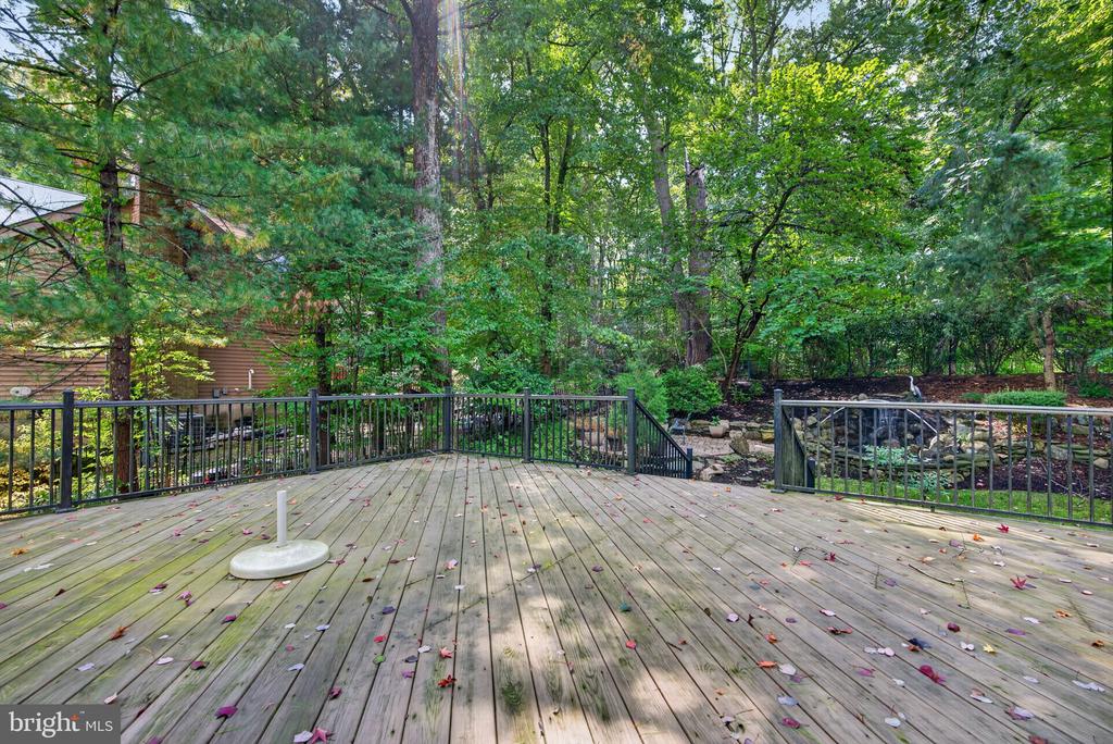 21 TEAK COURT