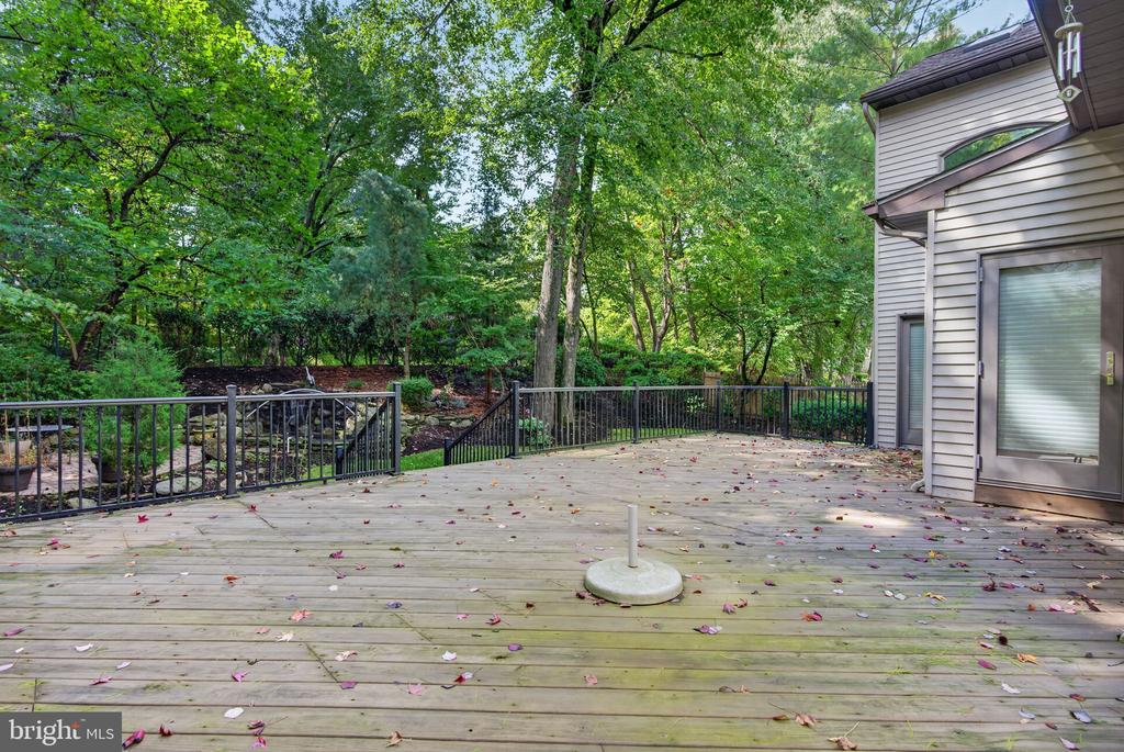 21 TEAK COURT