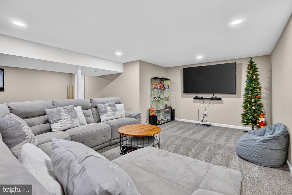 1102 SPRINGDALE ROAD