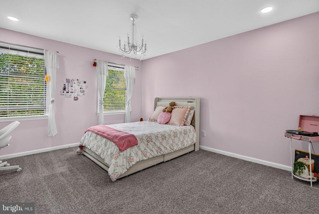 1102 SPRINGDALE ROAD