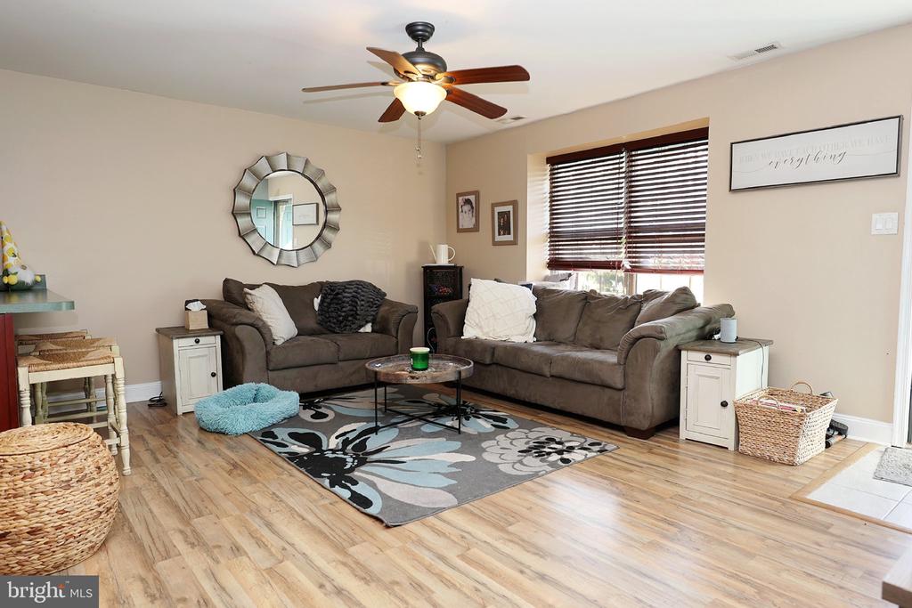 84 KNOLL DRIVE